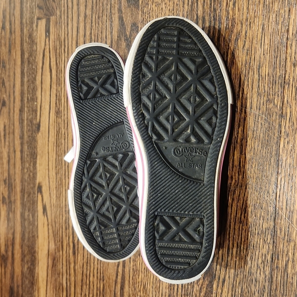 Converse Shoes - Picture 5 of 8